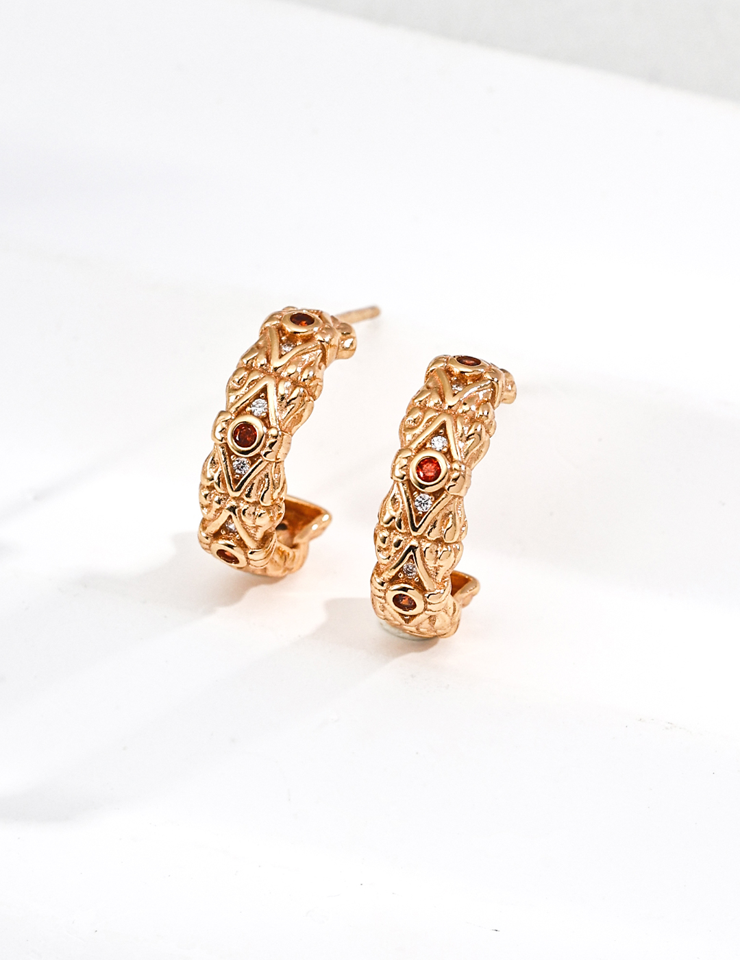 18K S925 Silver Vintage Fashion Niche Gold Pearl Red Zirconia Earrings