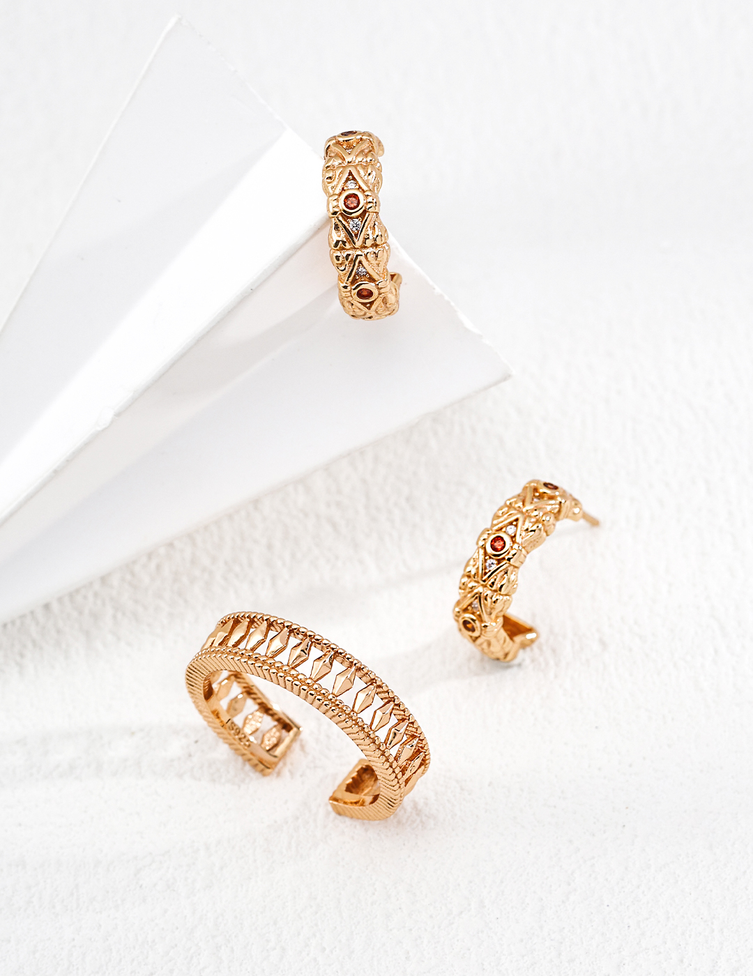 18K S925 Silver Vintage Fashion Niche Gold Pearl Red Zirconia Earrings