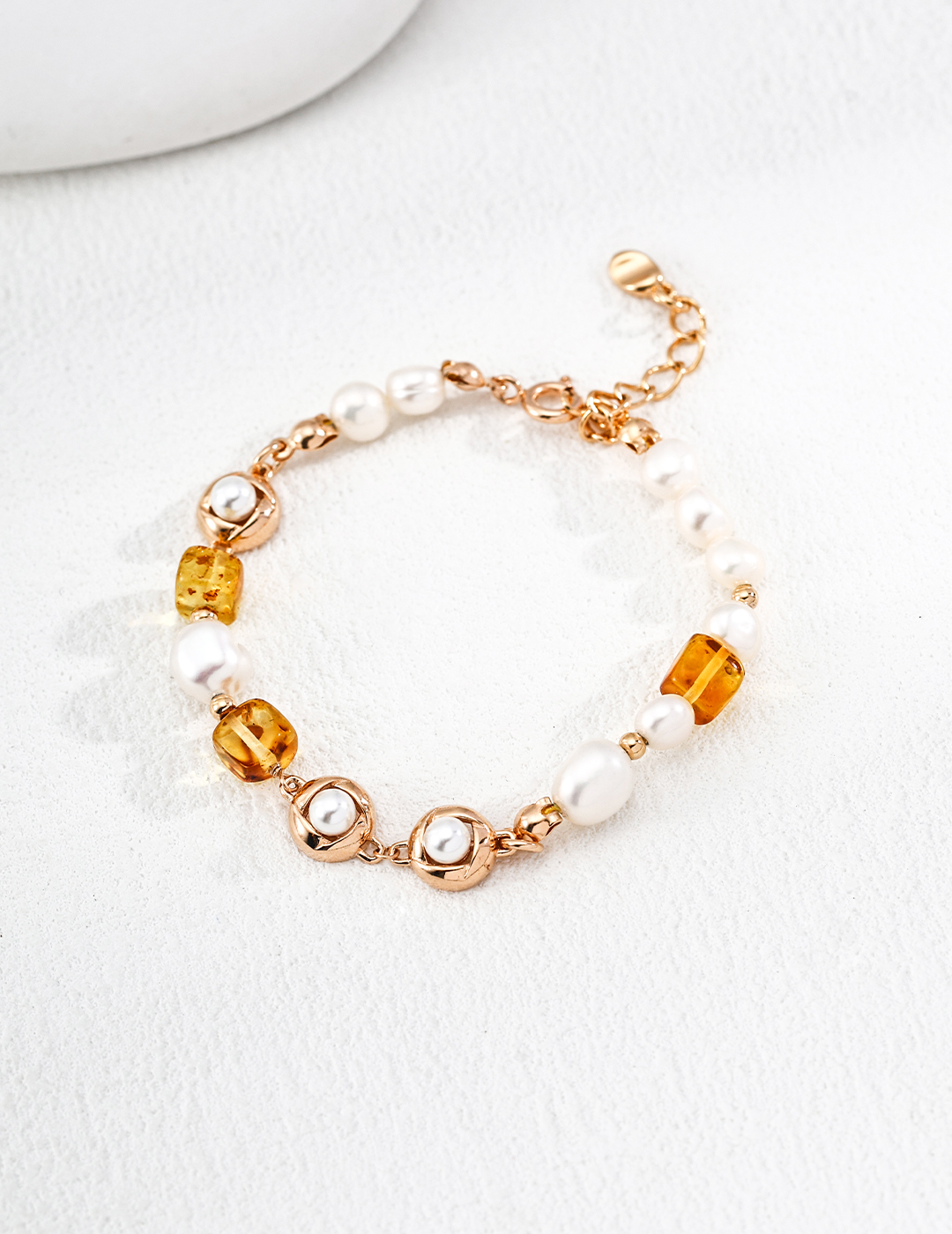 18K S925 Silver Fashion Luxury Niche Natural Pearl and Amber Bracelet