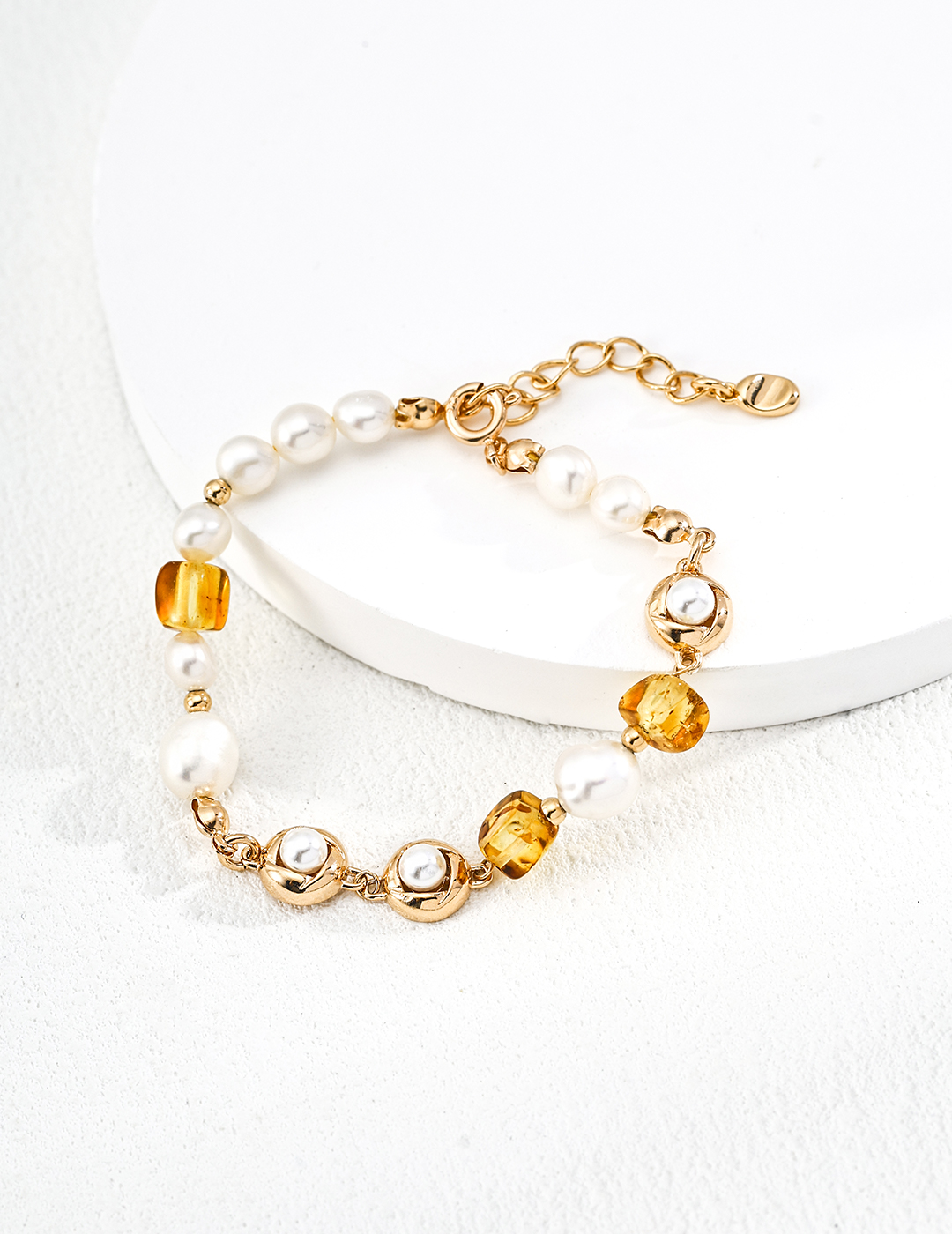 18K S925 Silver Fashion Luxury Niche Natural Pearl and Amber Bracelet