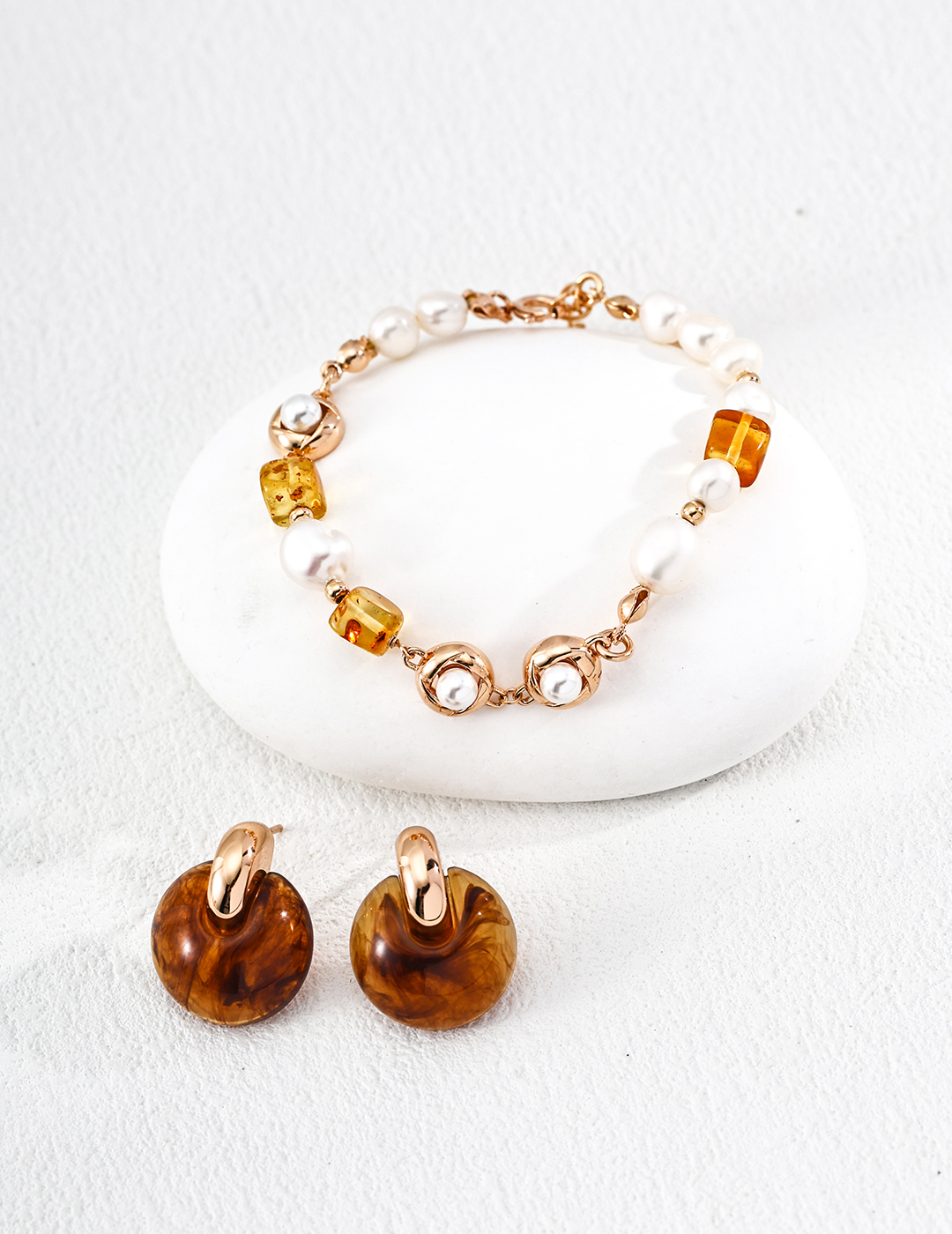 18K S925 Silver Fashion Luxury Niche Natural Pearl and Amber Bracelet