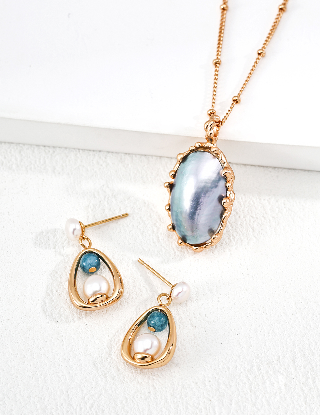 18K S925 Sterling Silver Fashionable and Exquisite Natural Pearl Earrings