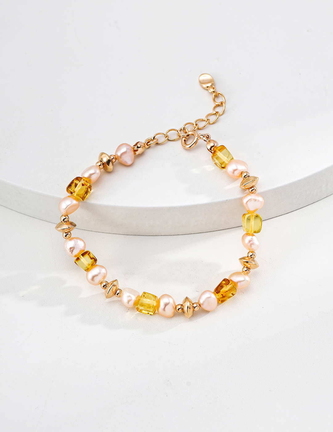18K S925 Sterling Silver Fashionable and Luxurious Natural Amber and Champagne Pearl Bracelet