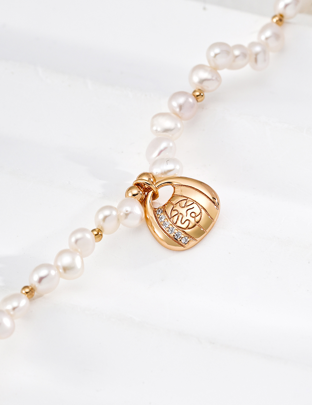 18K S925 Sterling Silver Fashionable, Elegant, and Noble Pearl Necklace and Bracelet 