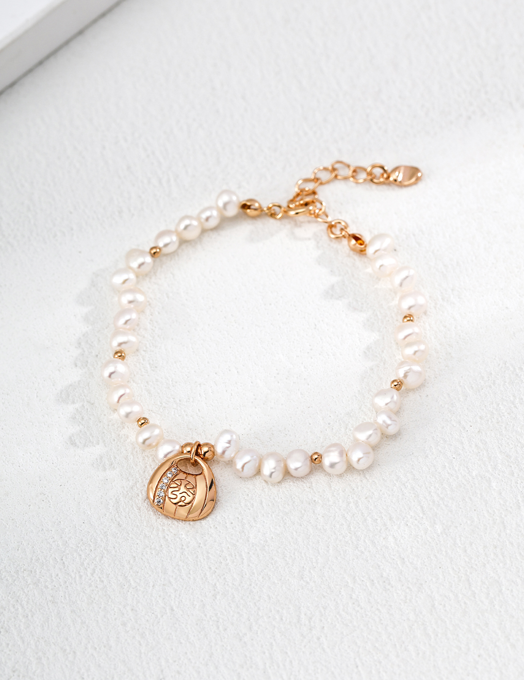 18K S925 Sterling Silver Fashionable, Elegant, and Noble Pearl Necklace and Bracelet 