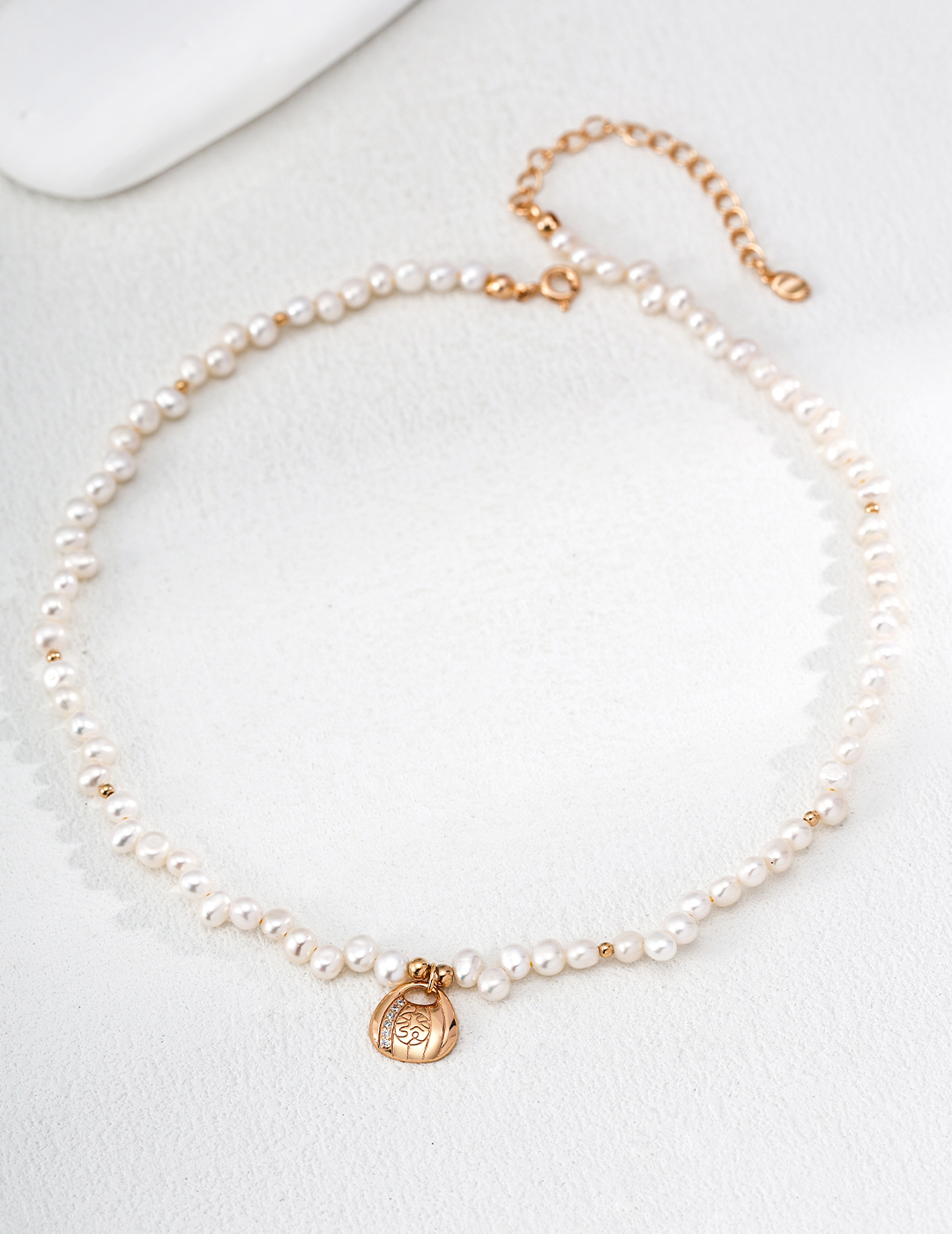 18K S925 Sterling Silver Fashionable, Elegant, and Noble Pearl Necklace and Bracelet 