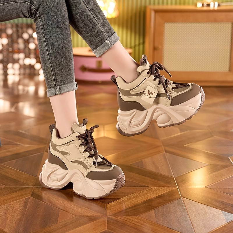 2024 novo estilo elegante e versátil esportes de sola grossa e sapatos femininos casuais