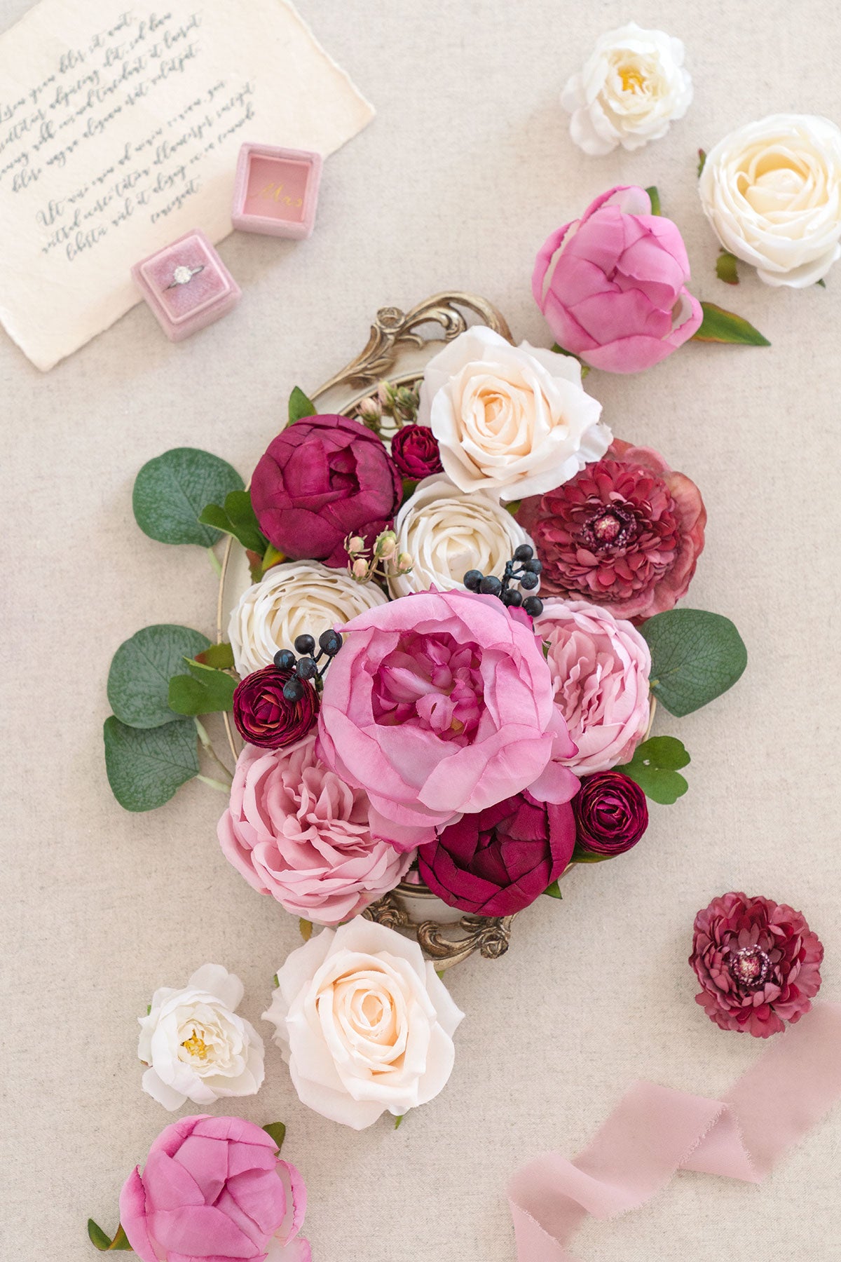 Caixas de flores de designer de peônia com toque natural