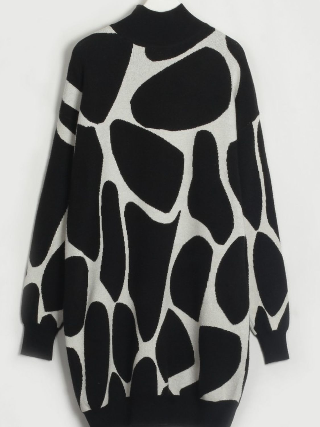 Vestido suéter contrastante com gola simulada