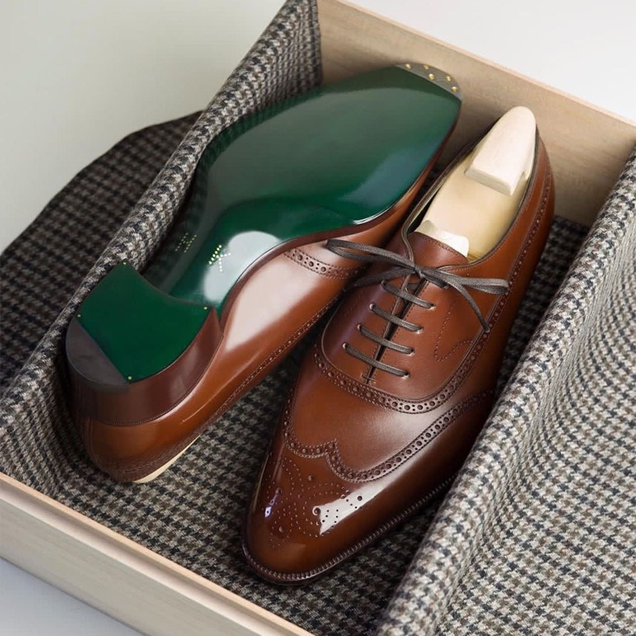 Sapatos de homem de negócios versáteis e confortáveis