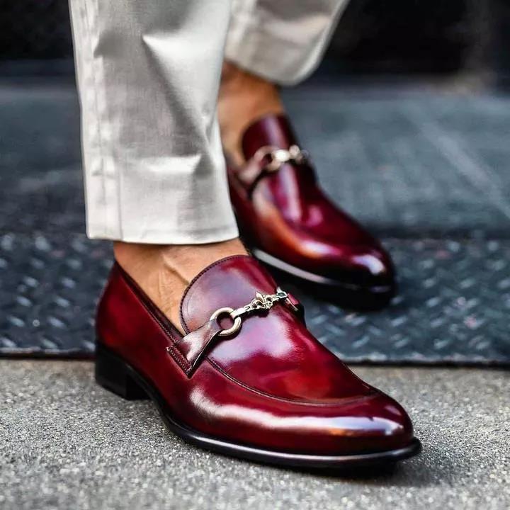 Sapatos de homem de luxo e moda empresarial