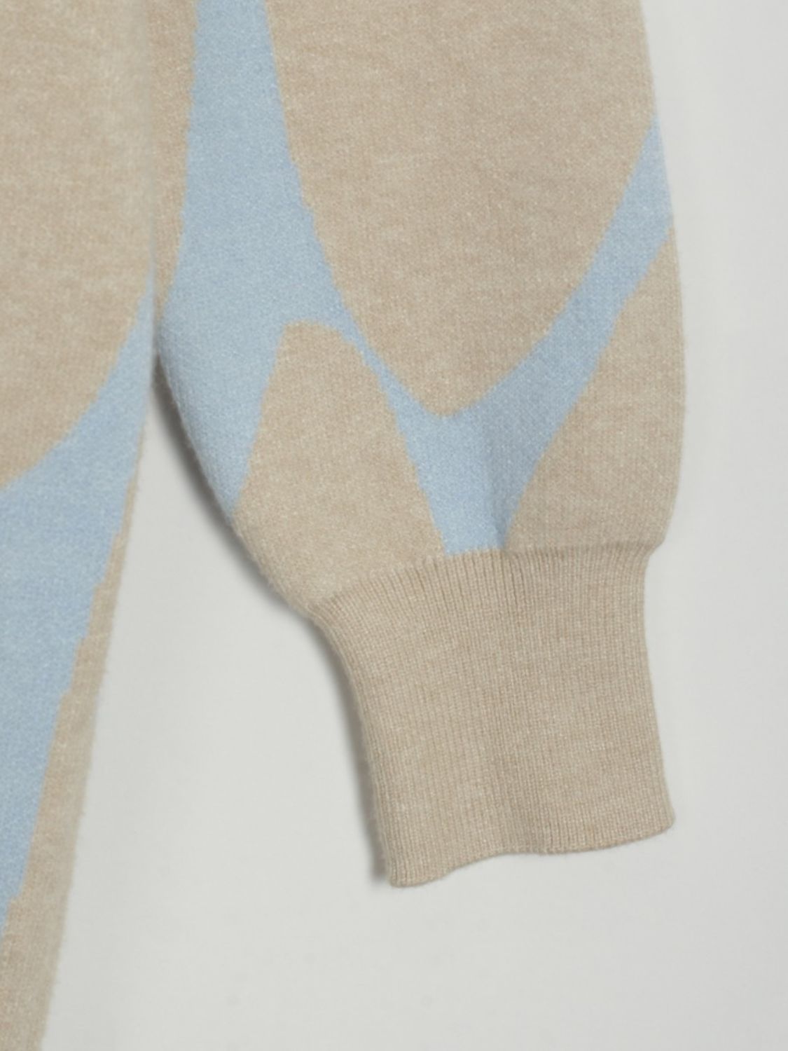 Vestido suéter contrastante com gola simulada