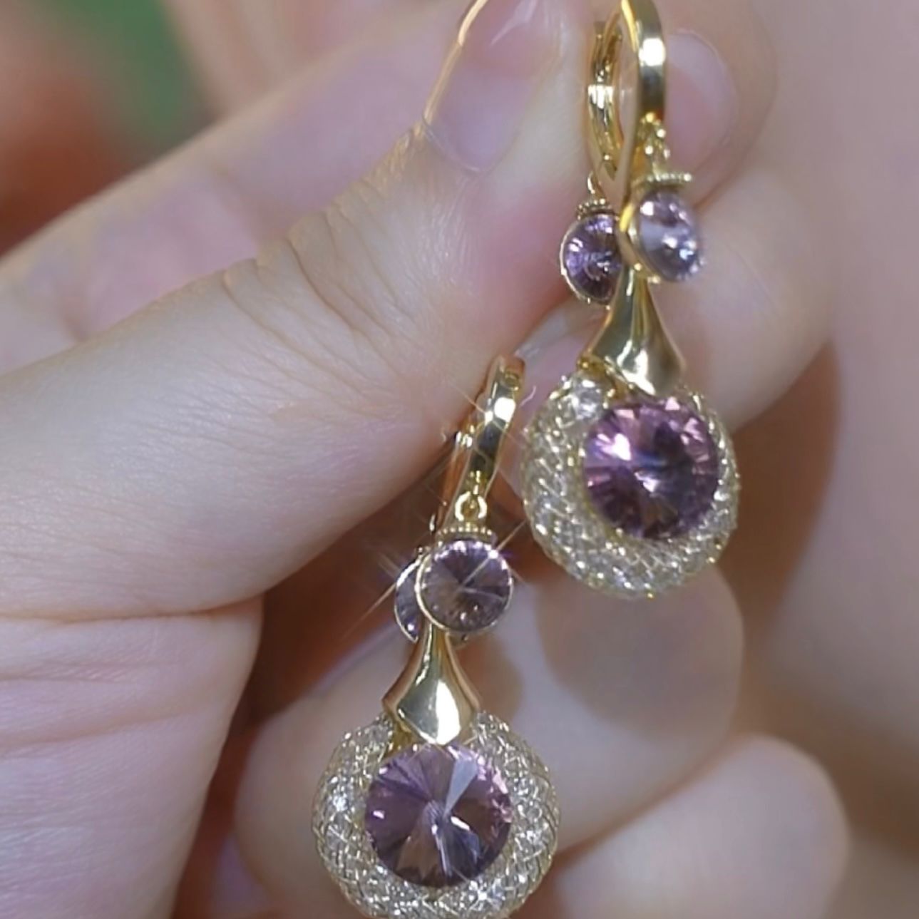 ✨【Compre um e ganhe outro】🎁🎁 Brincos de ouro de cristal azul luxuoso estilo quente 2024🔥🔥