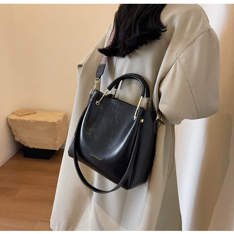 Bolsa Tote Retro Marrom Grande Capacidade com Ferragens Douradas