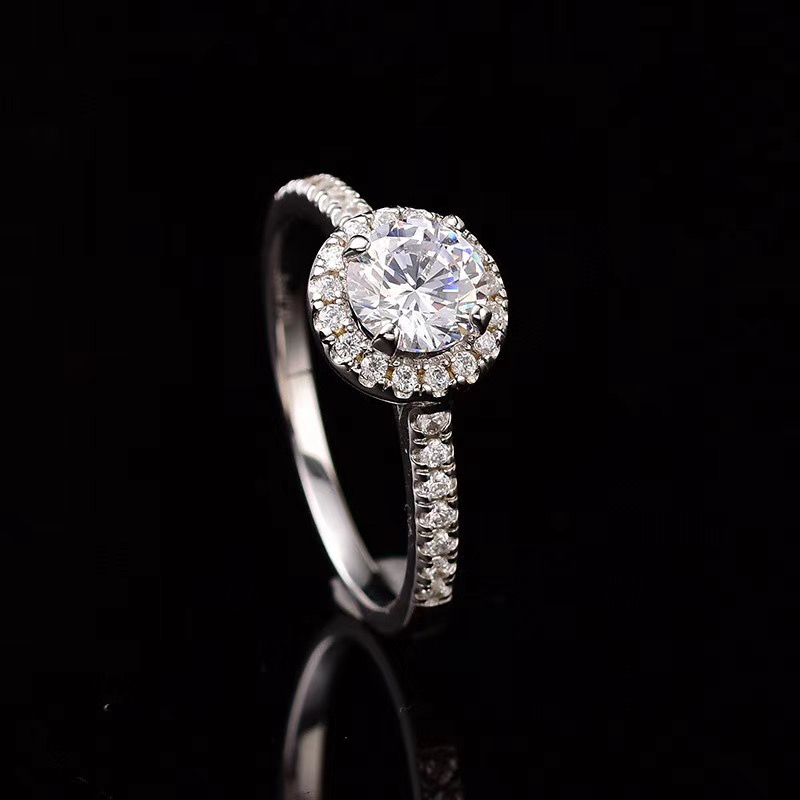 Moissanite Live