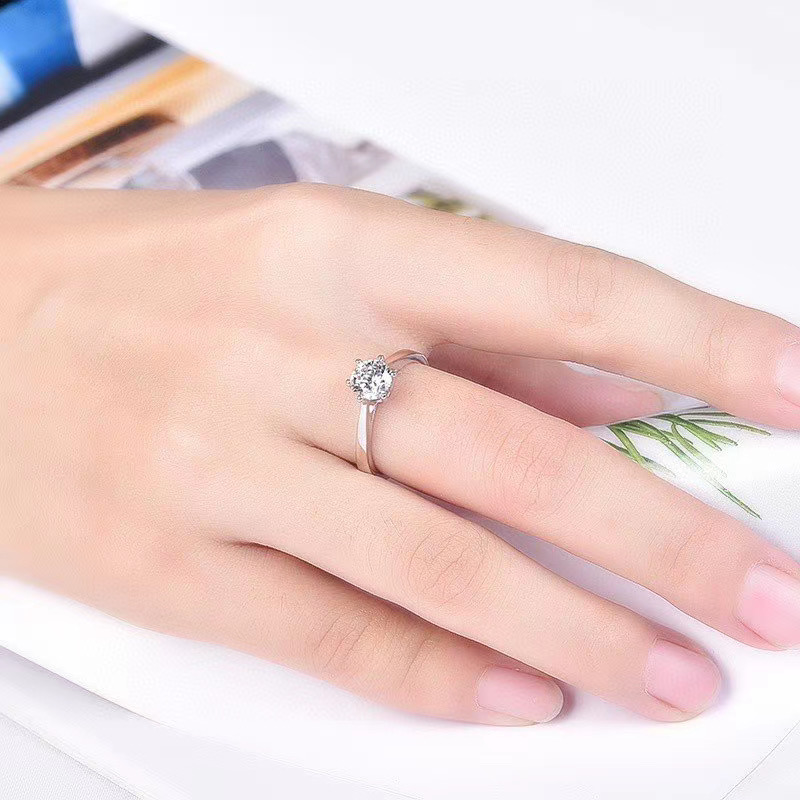  Chow Tai Fook ring S925 silver，Moissanite ，周家六爪