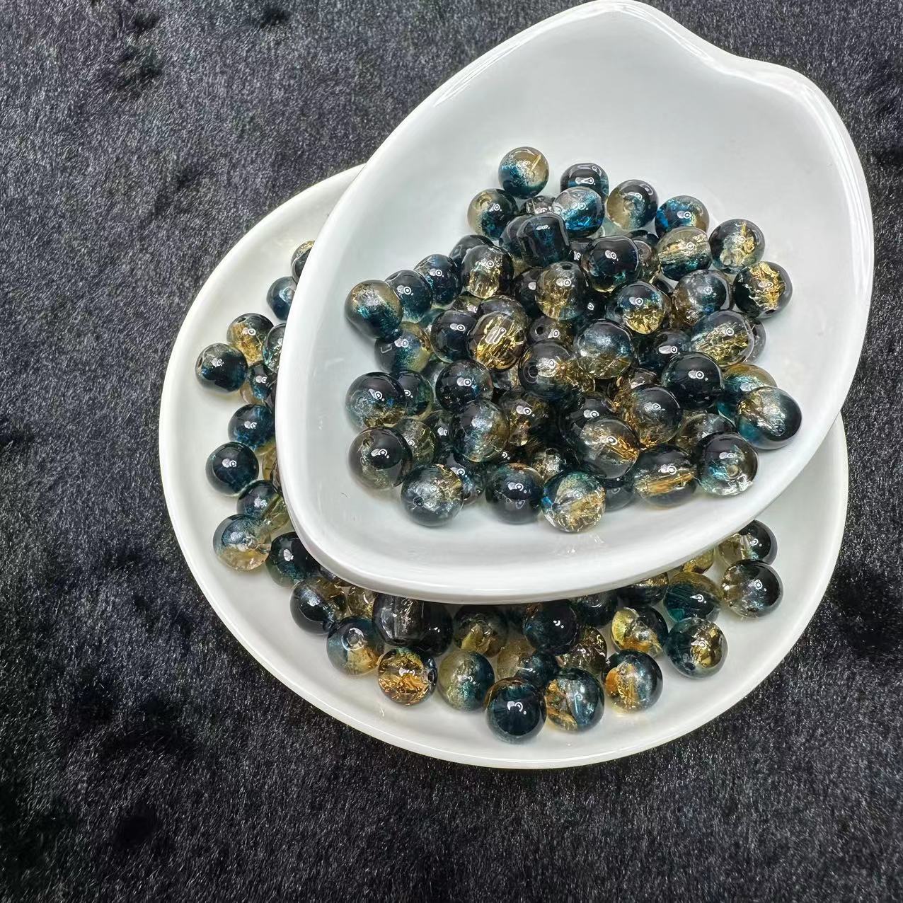 Crackle glass beads