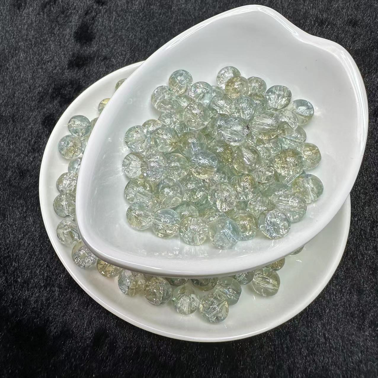 Crackle glass beads