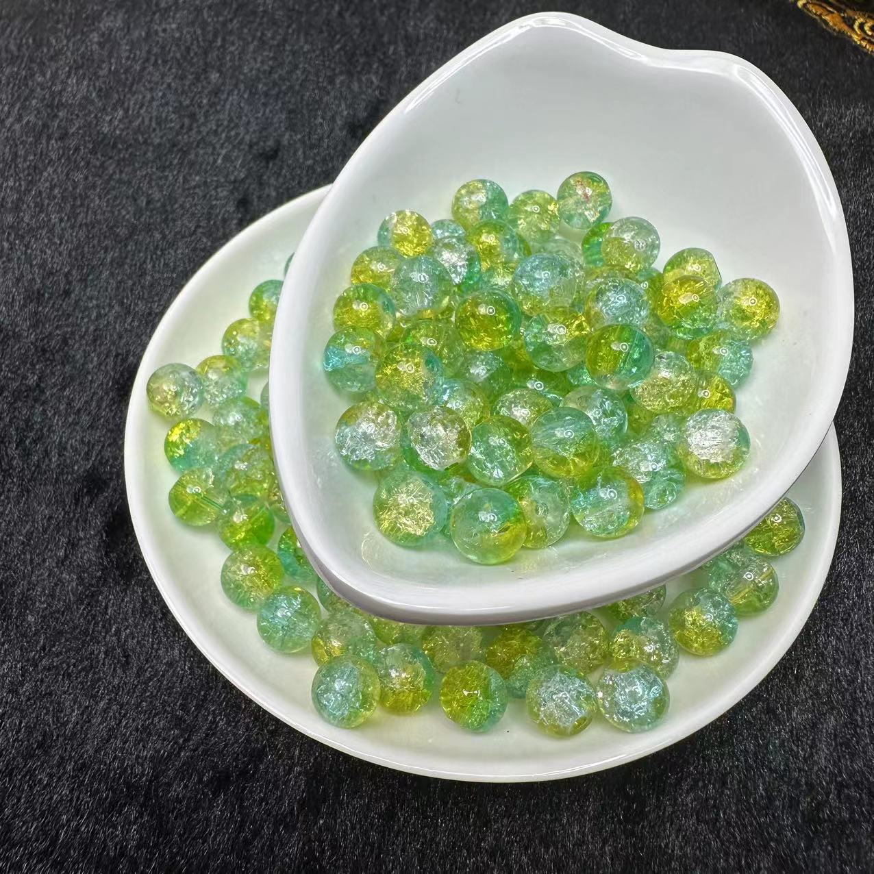 Crackle glass beads