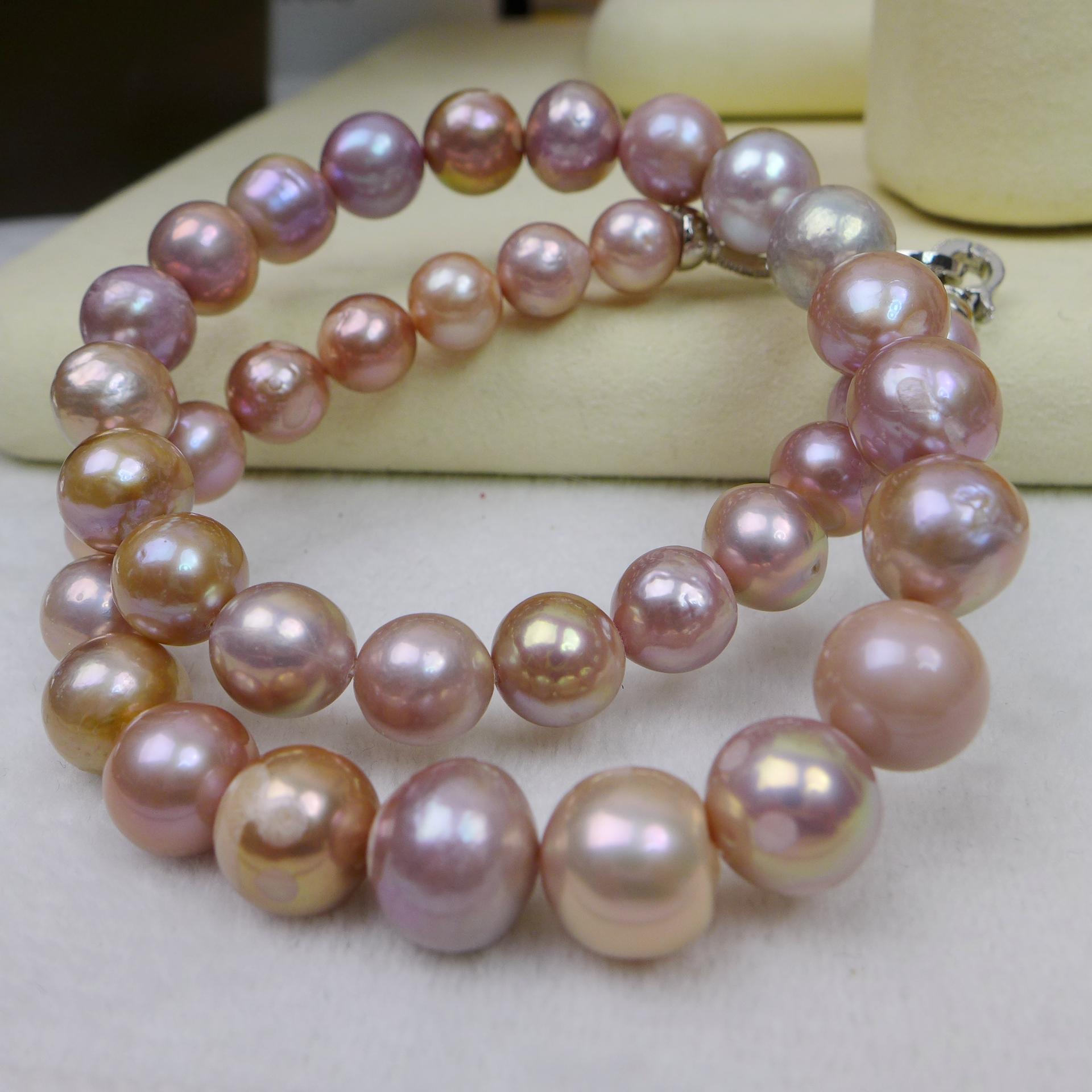 Women's pearl necklace pendant Organic gemstones 9-12mm diameter