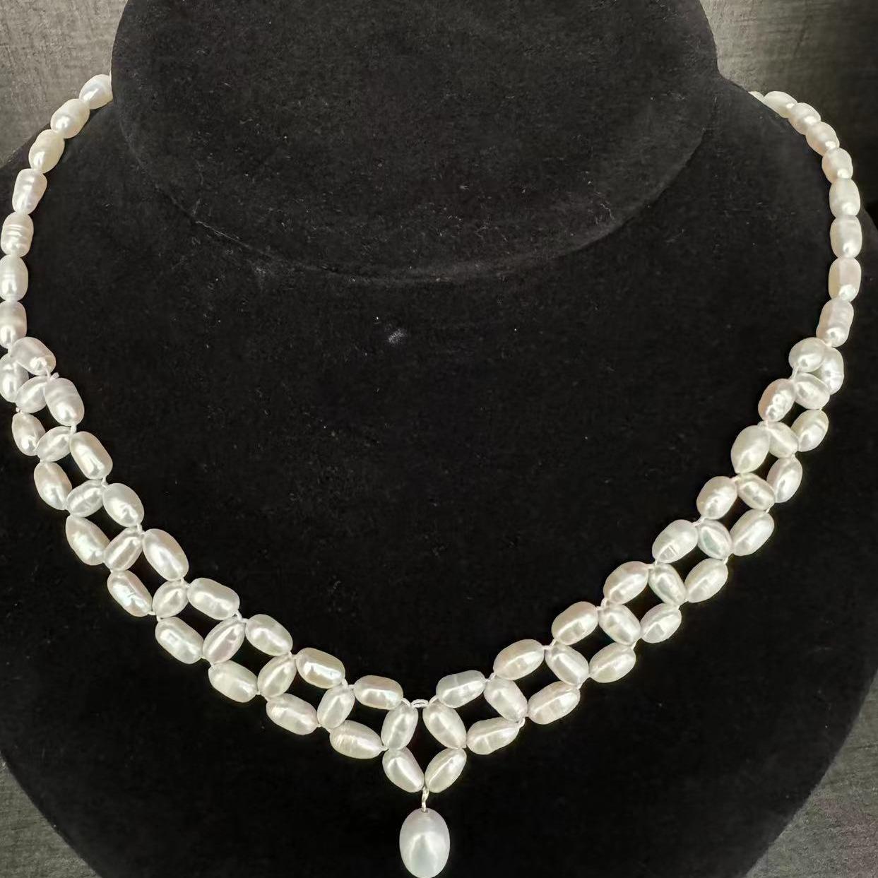 Women's pearl necklace pendant Organic gemstones 5mm diameter