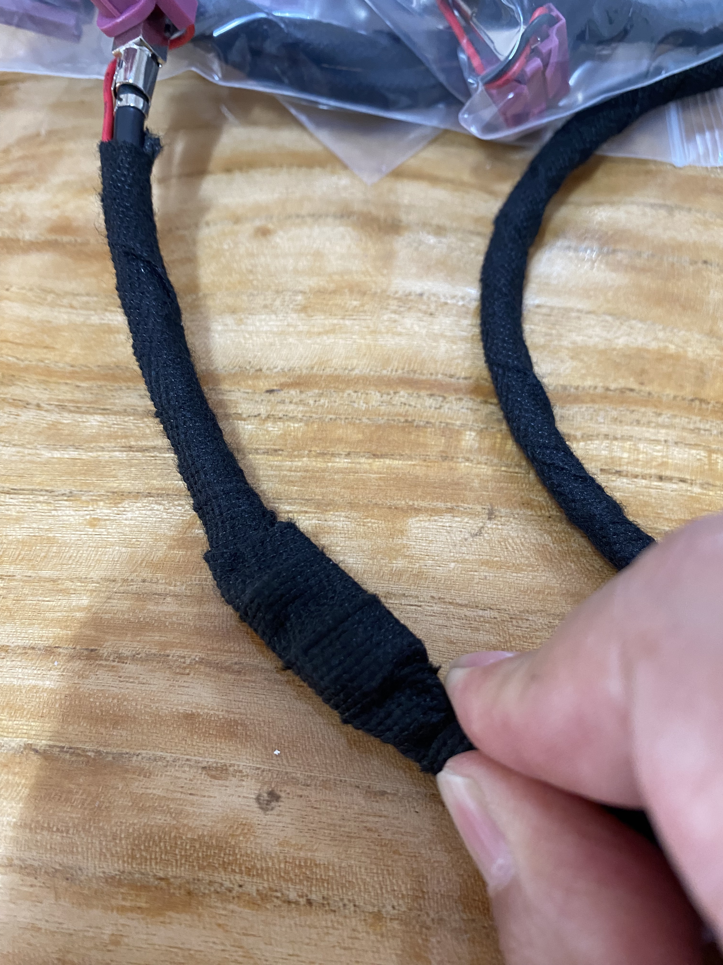 screen cable with voltage converter