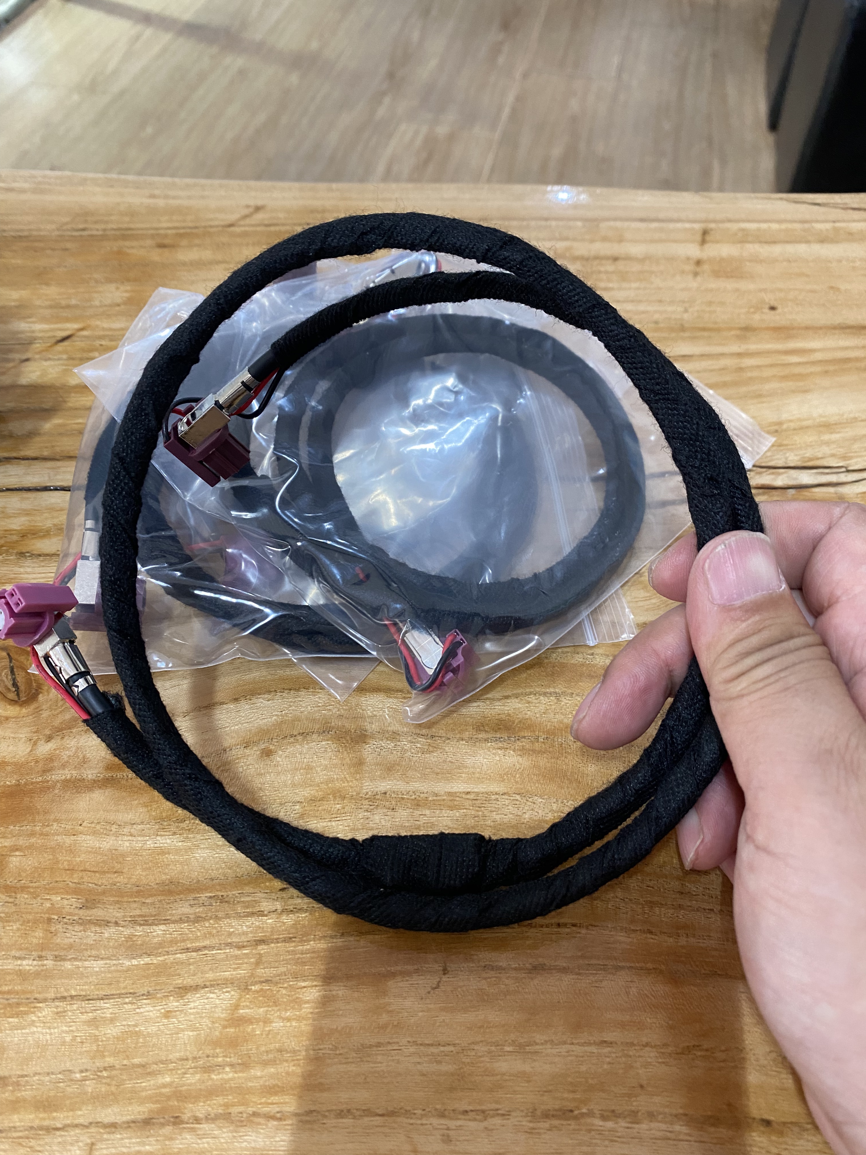 screen cable with voltage converter