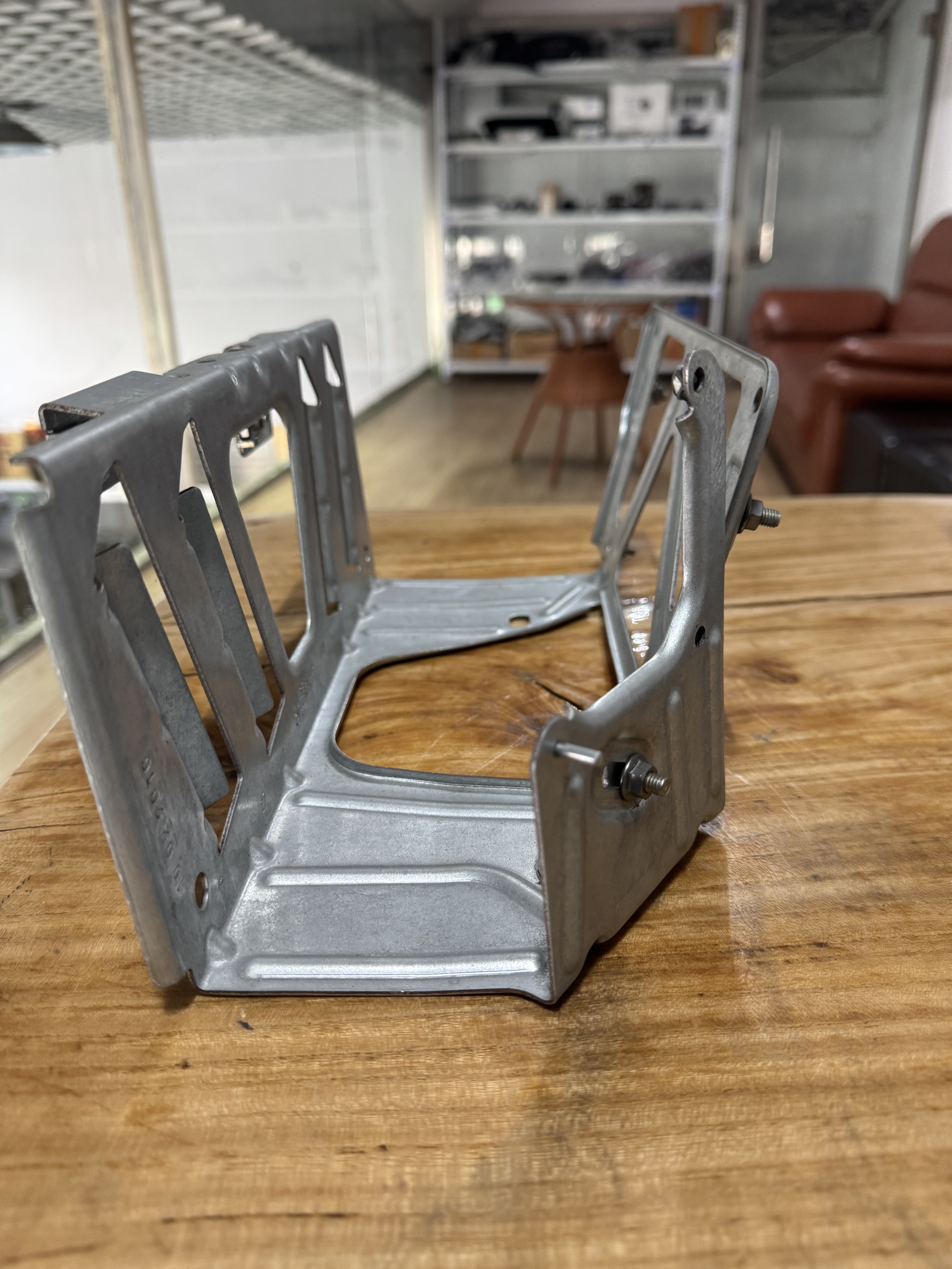 Amplifier bracket for BMW Harman Kardon