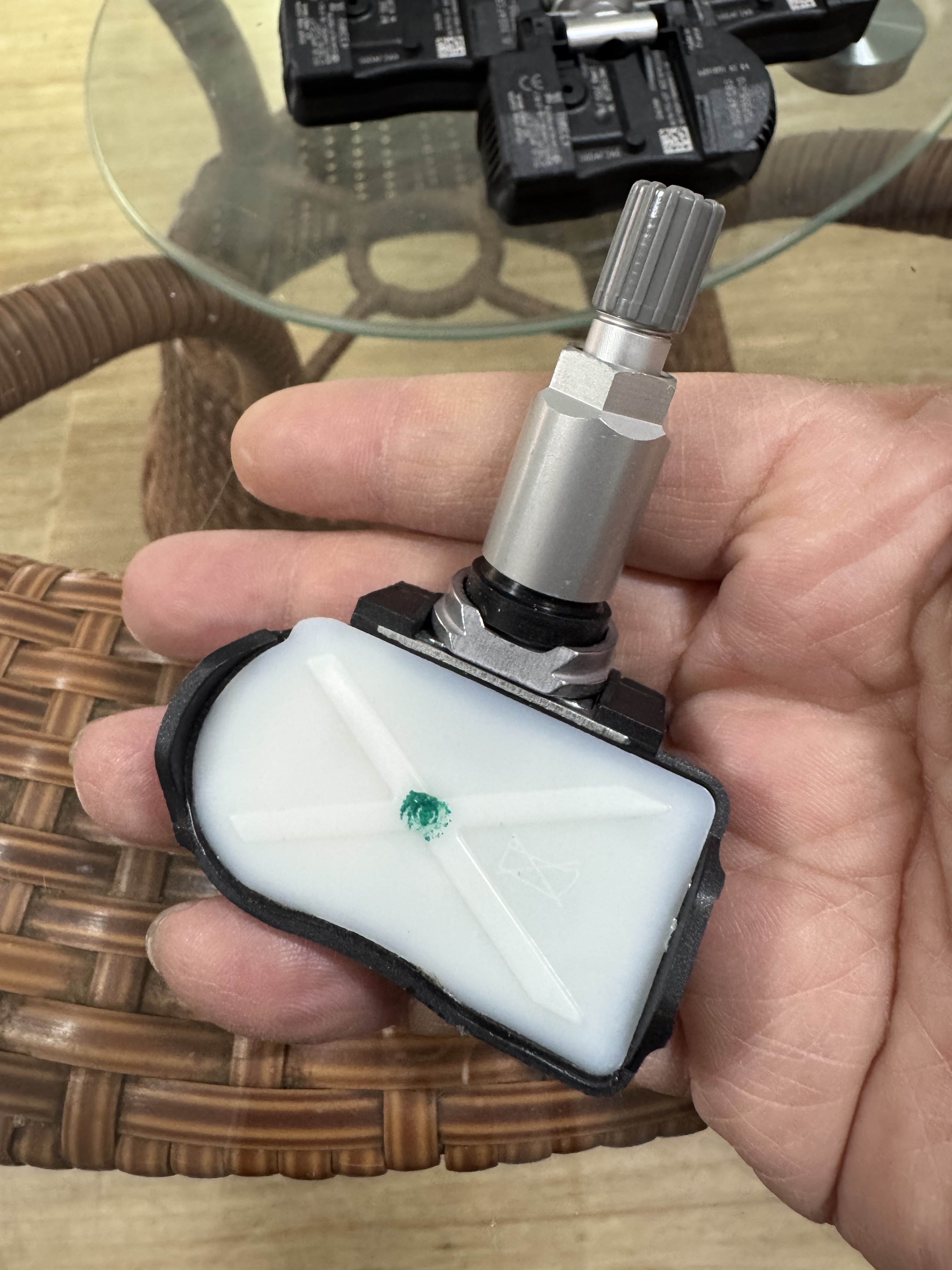 TPMS retrofit kit for F series