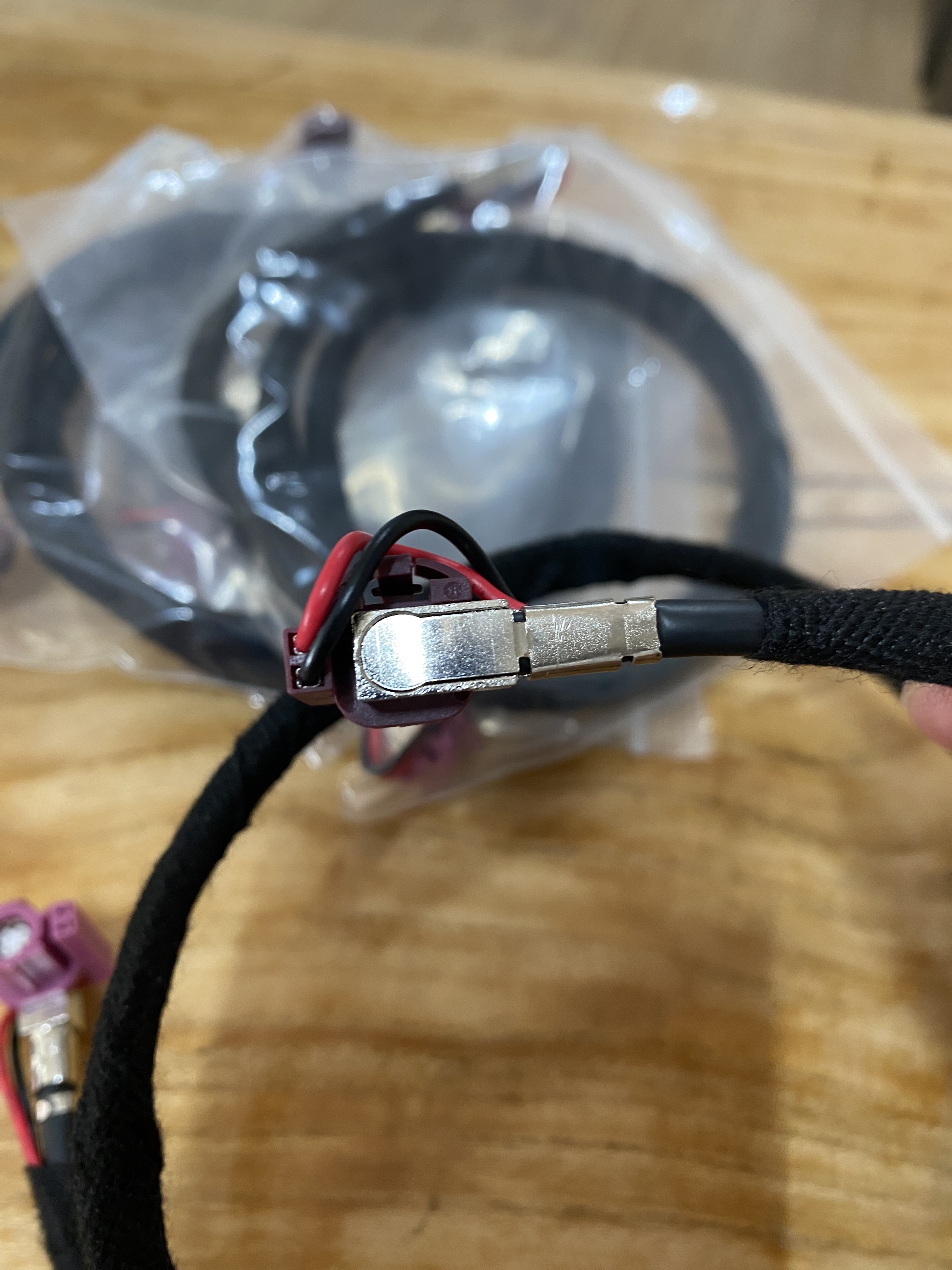 screen cable with voltage converter