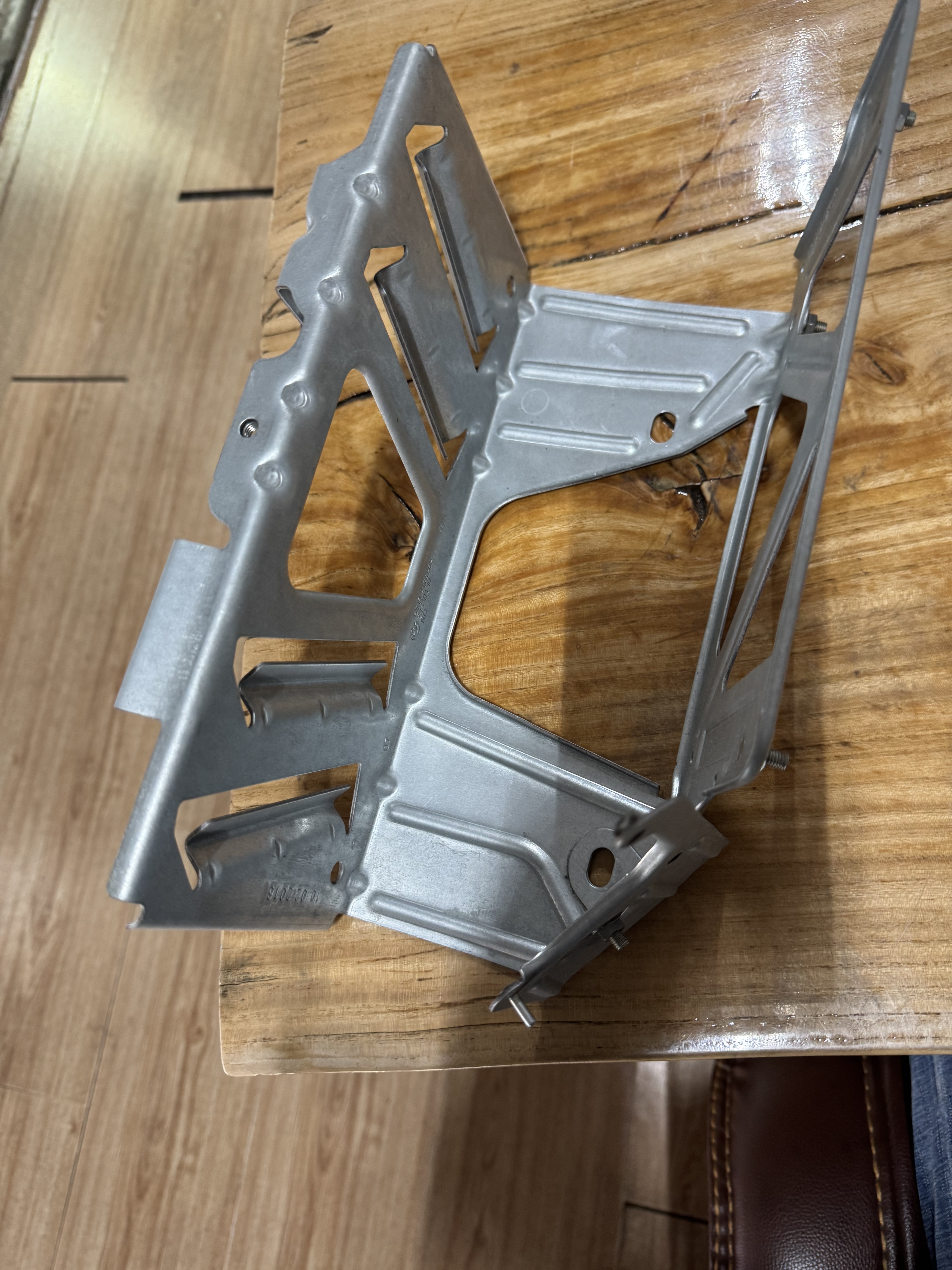 Amplifier bracket for BMW Harman Kardon