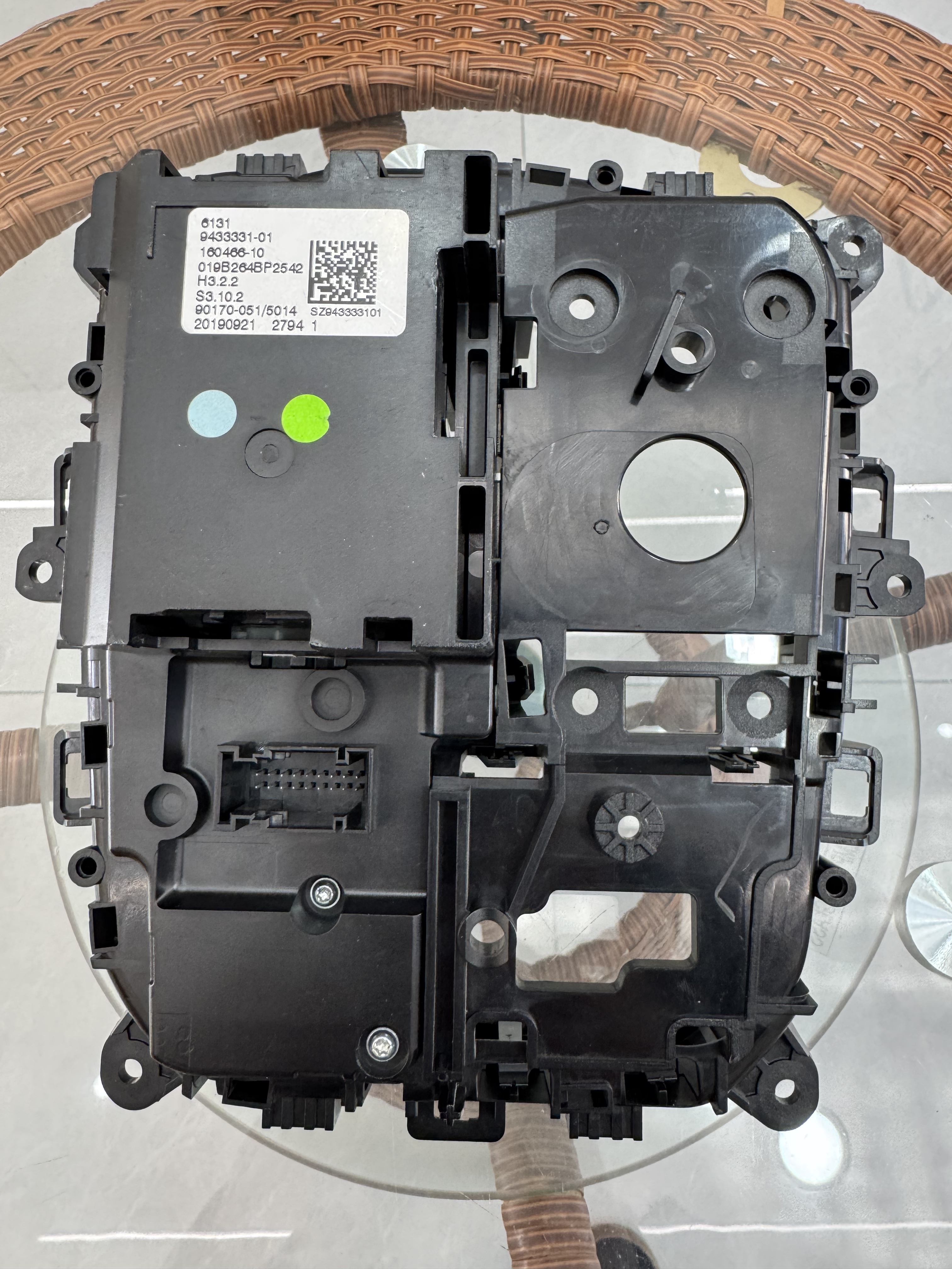 Shift lever base for RHD hybrid car