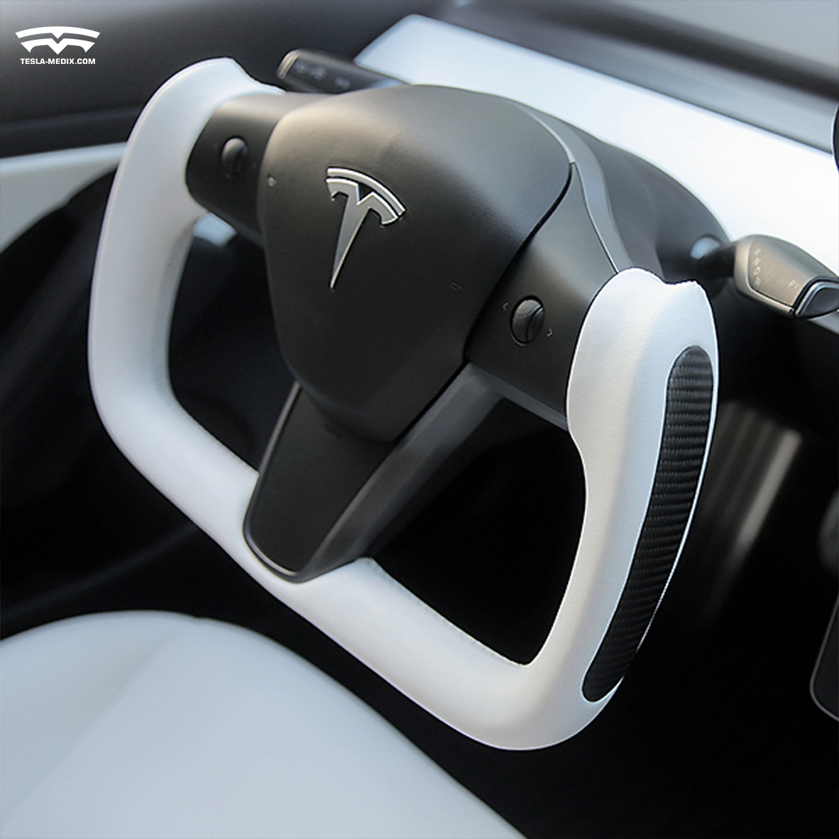 Model S/X Yoke Steering Wheel