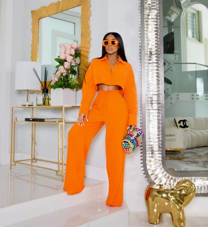 Nová jednoduchá jednobarevná košile, široké rovné kalhoty, neformální oblek