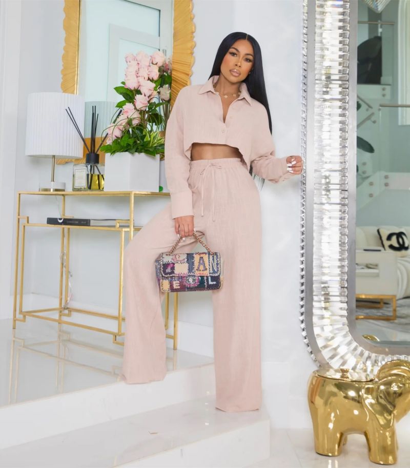 Nová jednoduchá jednobarevná košile, široké rovné kalhoty, neformální oblek