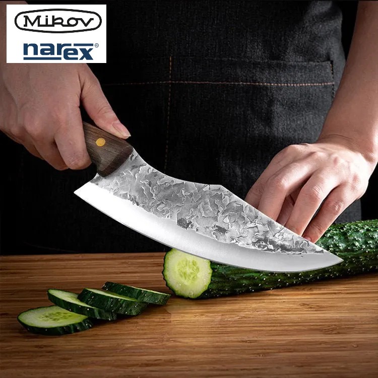 Vyrobeno švýcarskou společností Mikov a dodáváno s luxusním koženým ochranným pouzdrem.