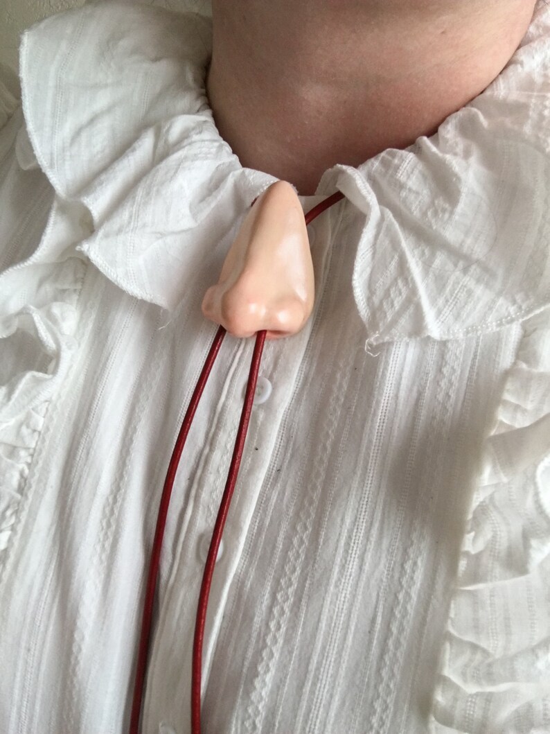 🌟LAST DAY 50% OFF & 🔥BUY 2 FREE SHIPPING---🤣Bloody Nose Bolo Tie