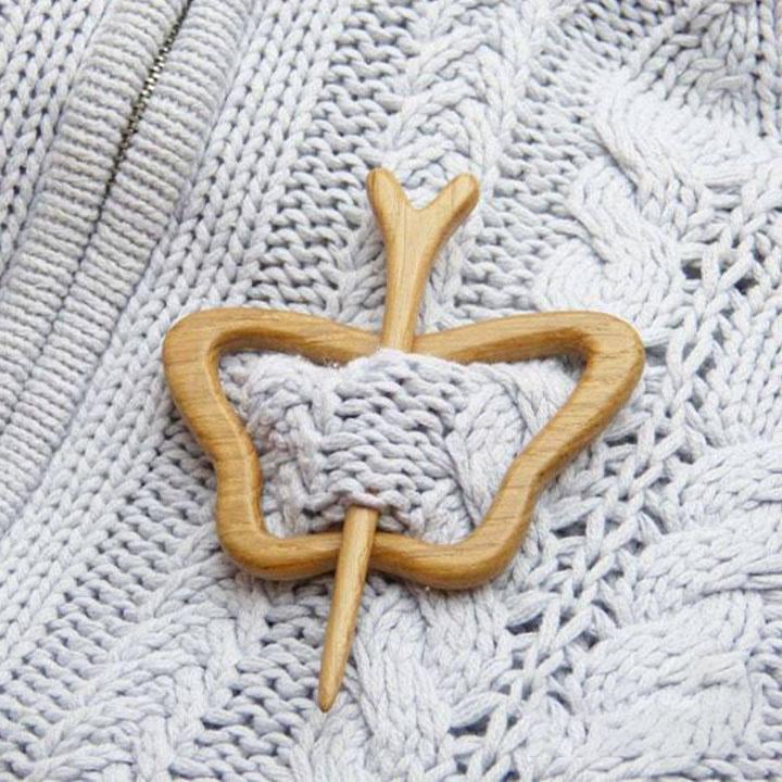❄️Wooden Animal Sweater Brooch🐱