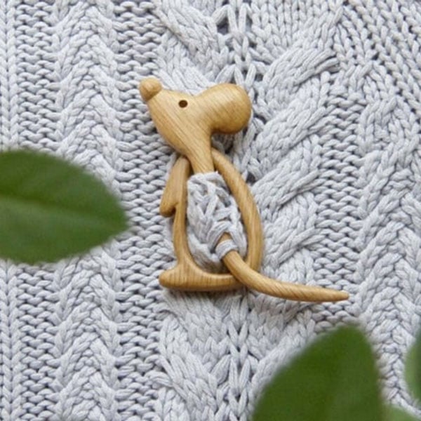 ❄️Wooden Animal Sweater Brooch🐱