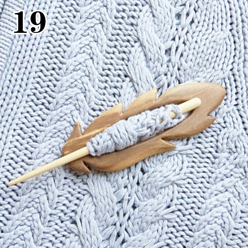 ❄️Wooden Animal Sweater Brooch🐱