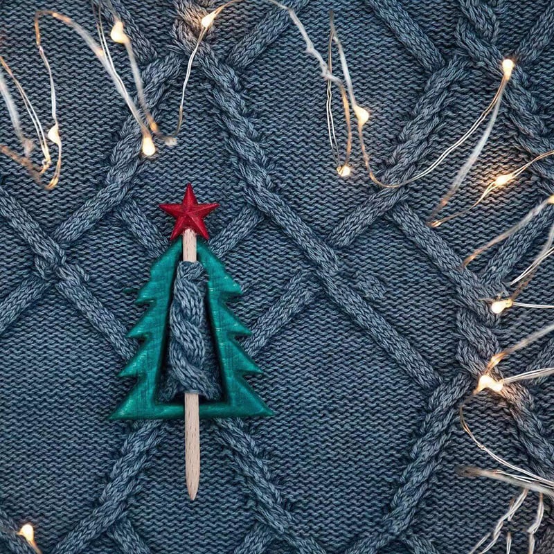 ❄️Wooden Animal Sweater Brooch🐱