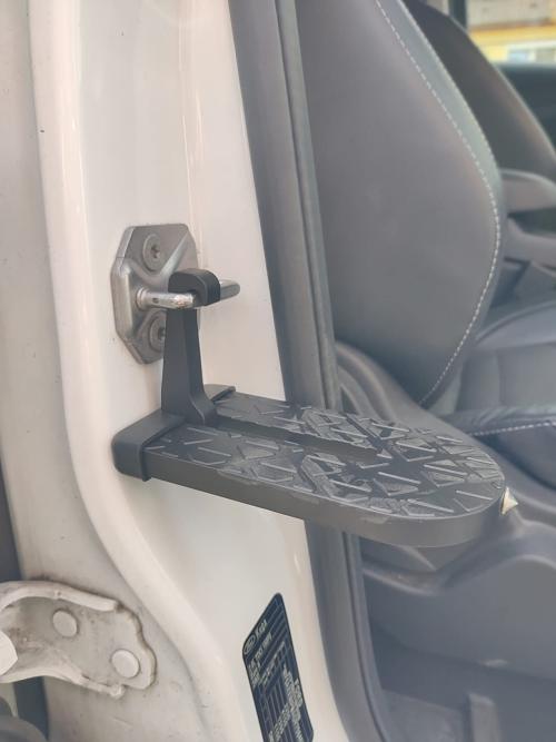 EasyRoof AccessMaster™ Latch Step