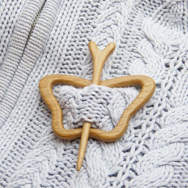 🧷Brooch pin with wooden animal pattern | sweater clip🧶