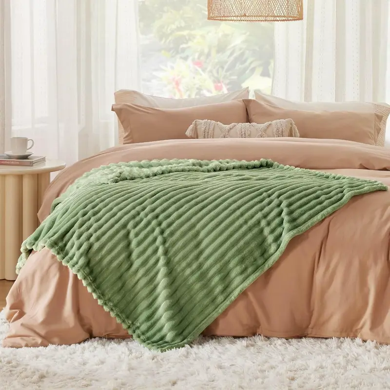 Double-sided Luxurious Faux Rabbit Fur Throw Blanket