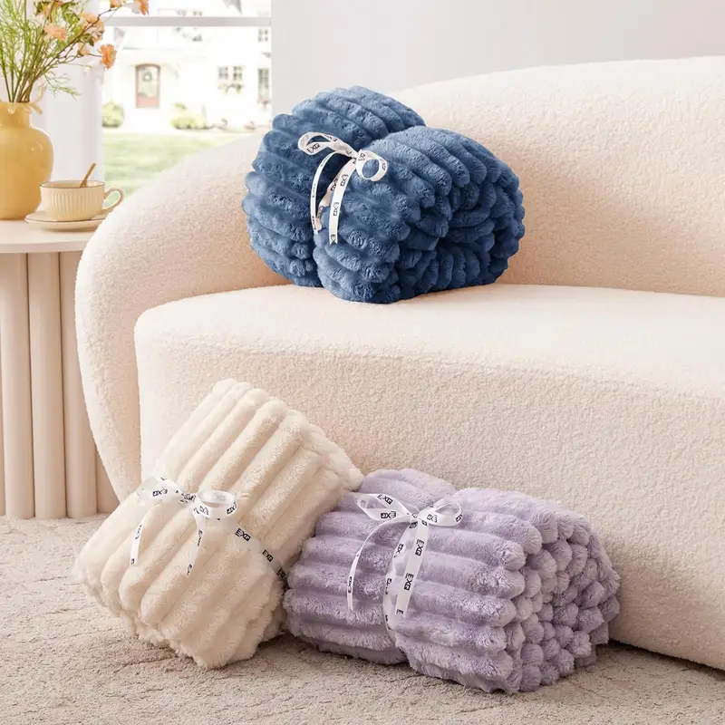 Double-sided Luxurious Faux Rabbit Fur Throw Blanket