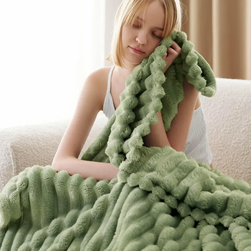 Double-sided Luxurious Faux Rabbit Fur Throw Blanket