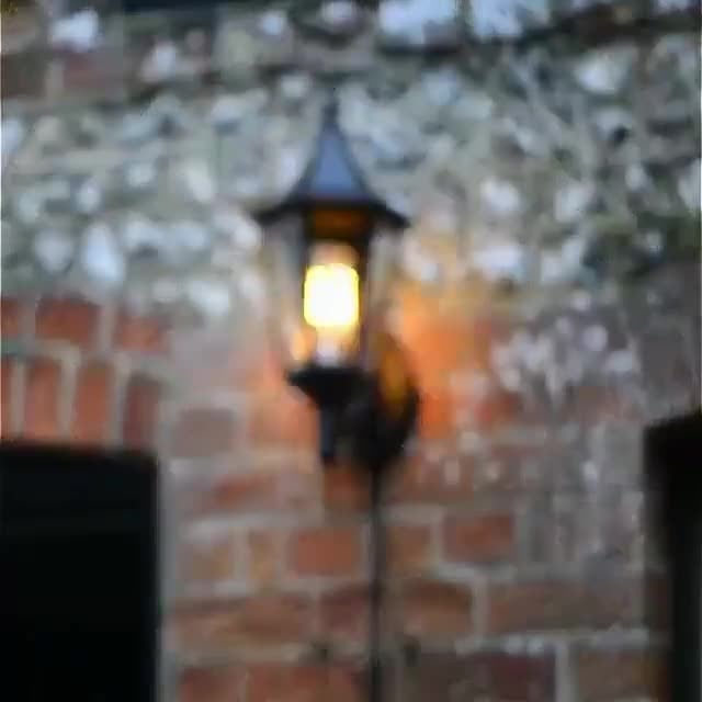 🔥LED Flame Light Bulb With Gravity Sensing Effect 