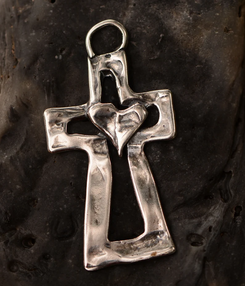 ✝️100% Handmade Silver Cross Healing Heart(𝐂𝐡𝐚𝐝 𝐒𝐦𝐢𝐭𝐡 𝐇𝐚𝐧𝐝𝐦𝐚𝐝𝐞®)