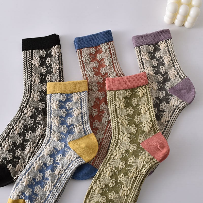 50%OFF-5 Pairs Women's Vintage Embossed Cotton Socks