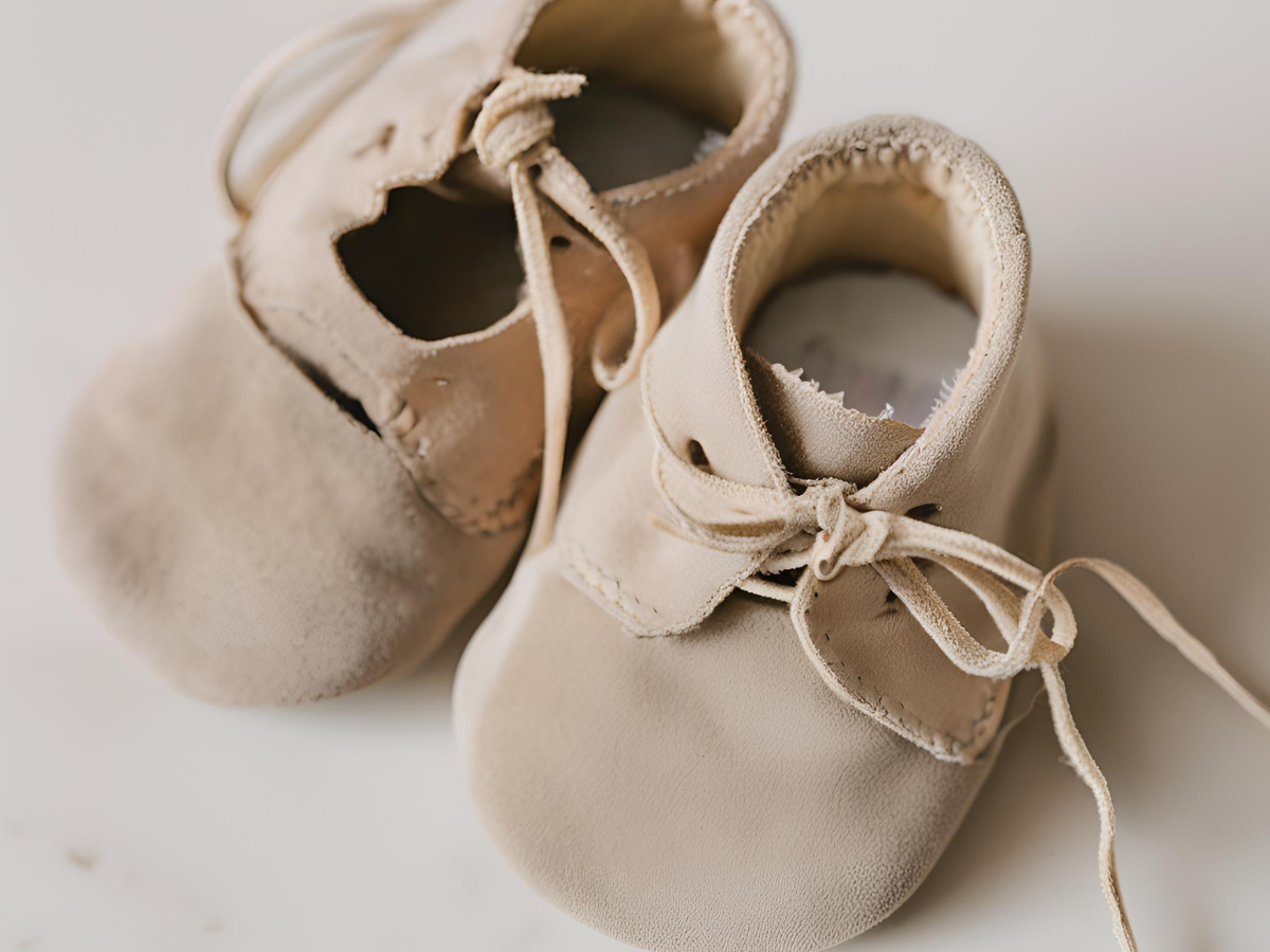 how to clean suede shoes